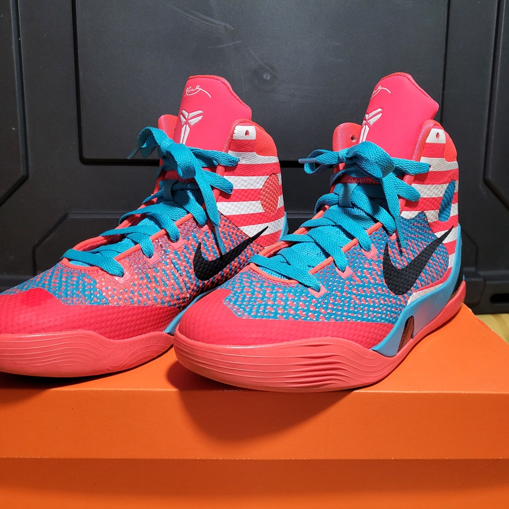Nike Kobe 9 Elite GS Barbershop, Size 6 Youth